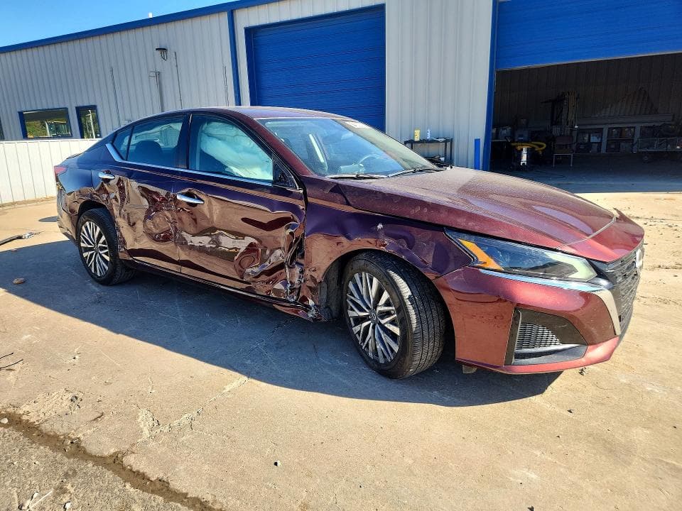 2025 NISSAN ALTIMA SV 4