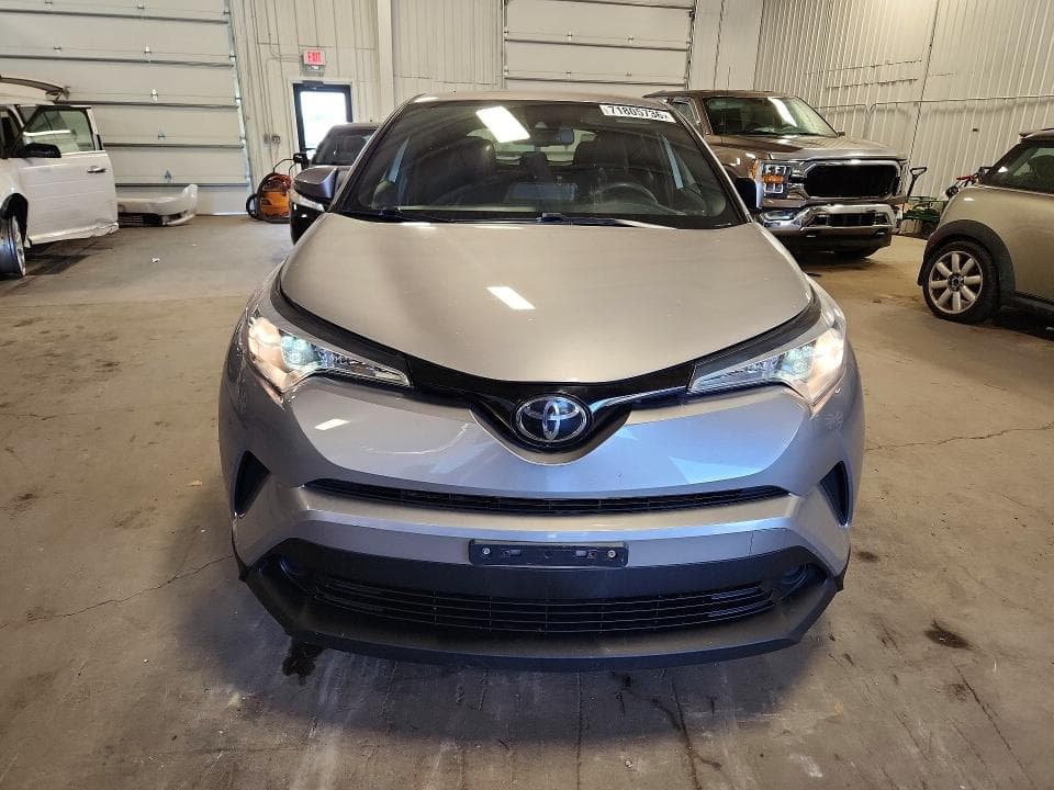 2019 TOYOTA C-HR LE 5