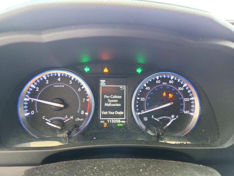 2018 TOYOTA HIGHLANDER SE 9