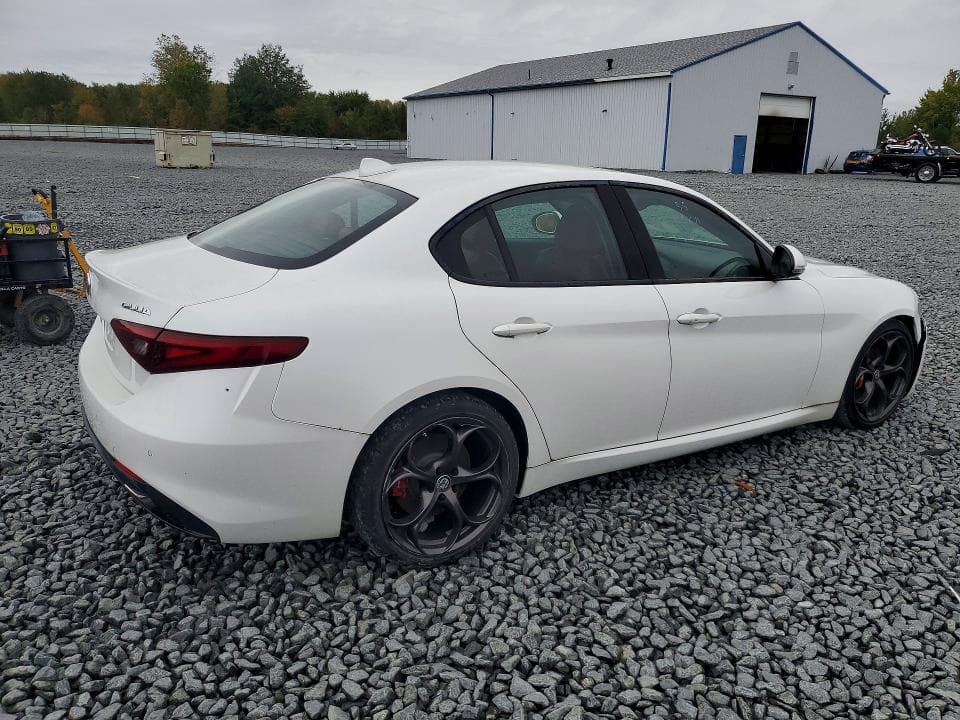 2018 ALFA ROMEO GIULIA TI 3