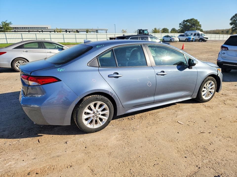 2021 TOYOTA COROLLA LE 3