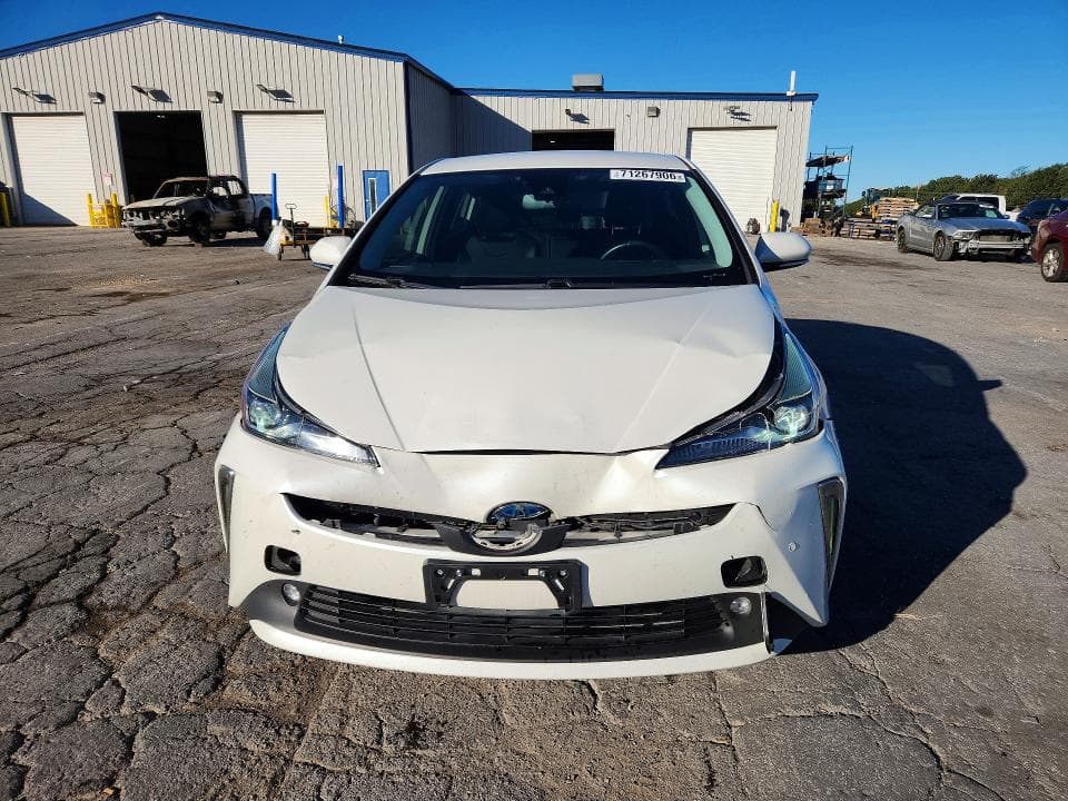 2019 TOYOTA PRIUS XLE AWD-E 5