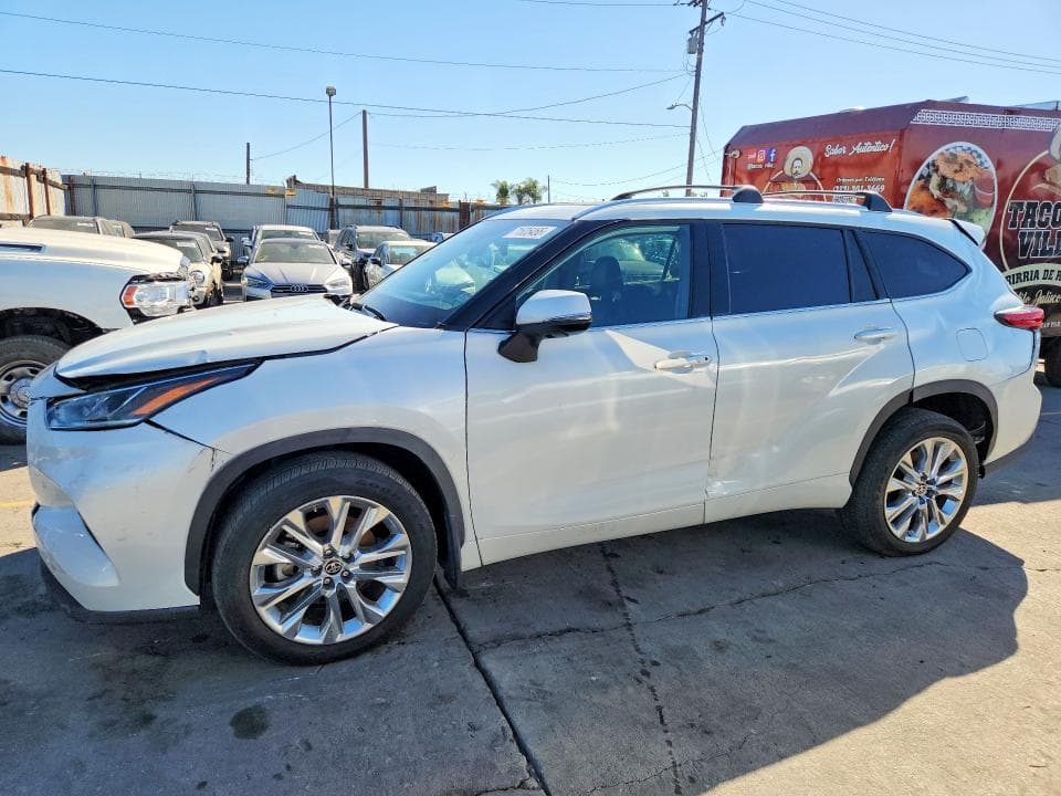 2022 TOYOTA HIGHLANDER LIMITED