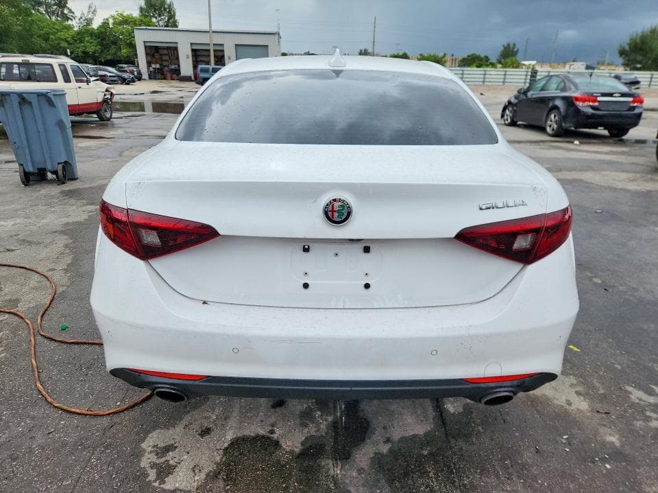 2017 ALFA ROMEO GIULIA 6