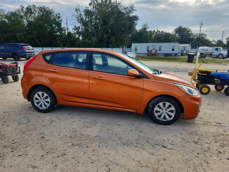 2017 HYUNDAI ACCENT SE 4
