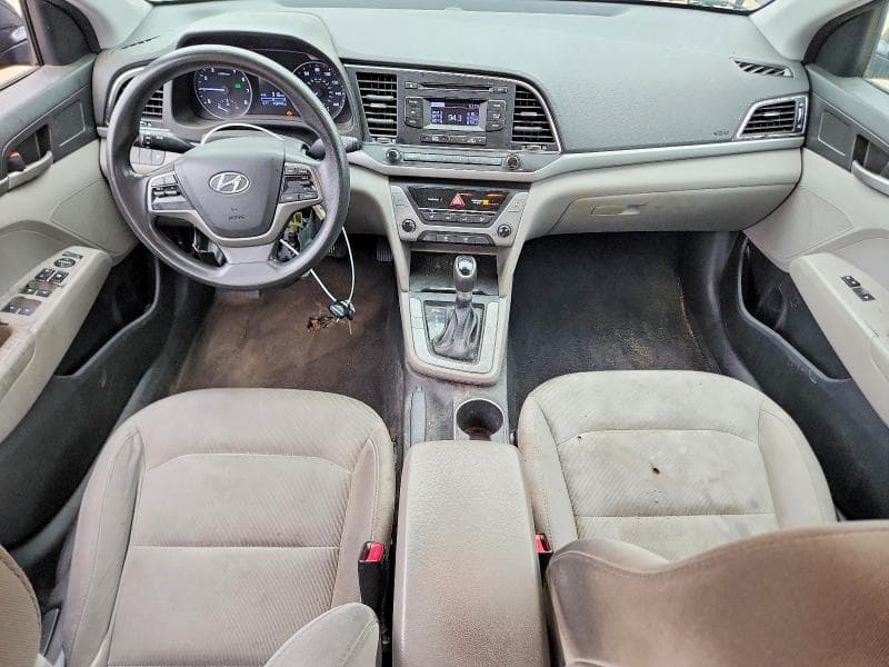 2017 HYUNDAI ELANTRA SE 8