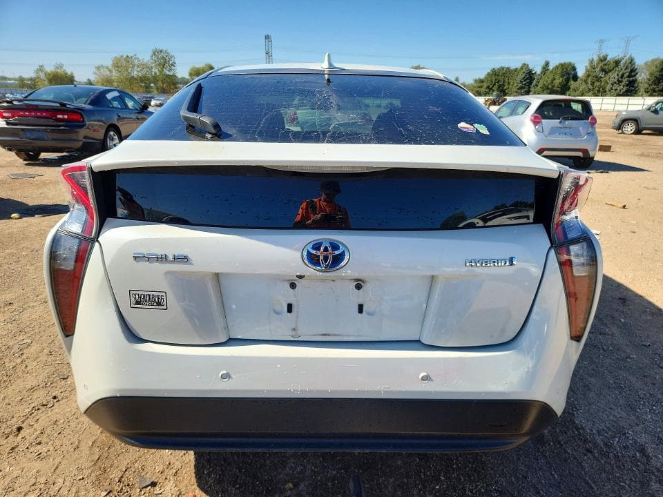 2018 TOYOTA PRIUS THREE 6