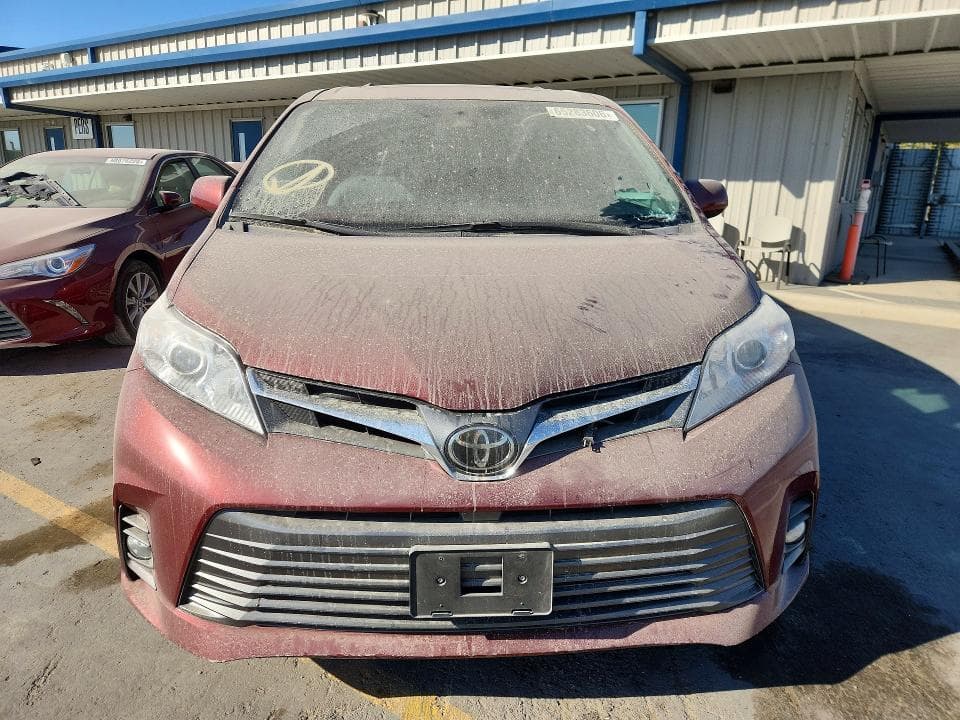 2018 TOYOTA SIENNA XLE 7-PASSENGER 5