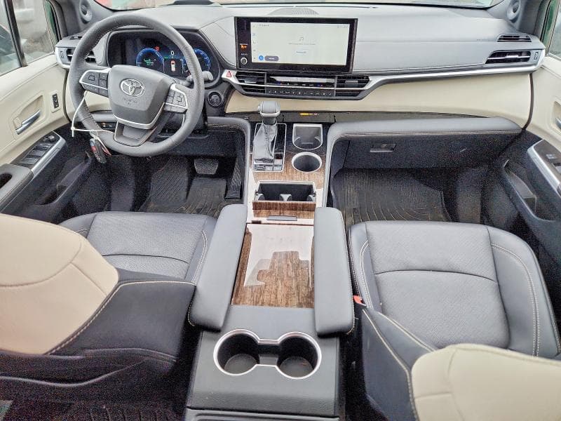 2025 TOYOTA SIENNA PLATINUM 7-PASSENGER 8