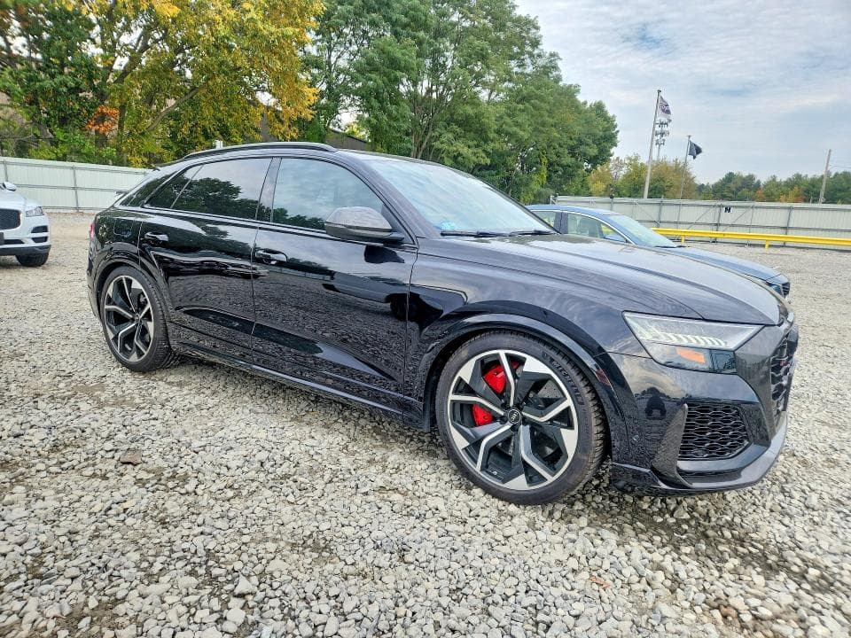 2021 AUDI RS Q8 4