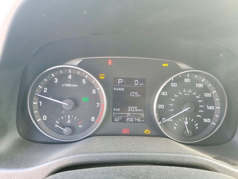 2017 HYUNDAI ELANTRA SE 9