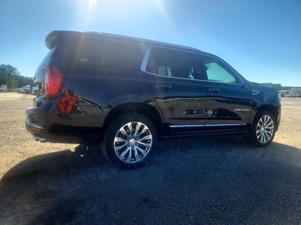 2021 GMC YUKON DENALI 3