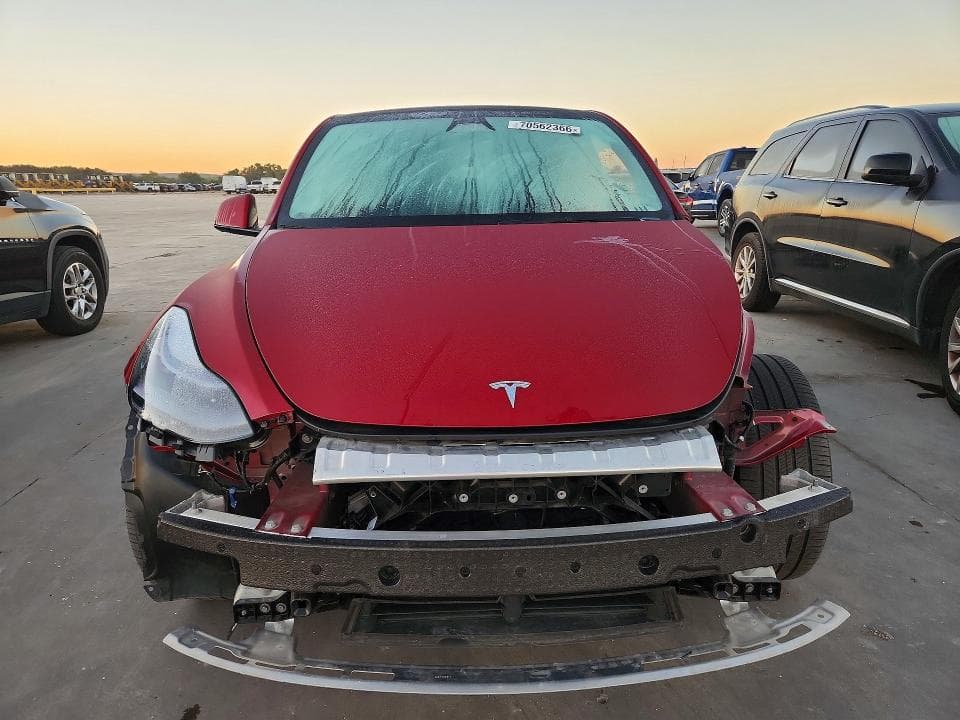 2025 TESLA MODEL Y 5