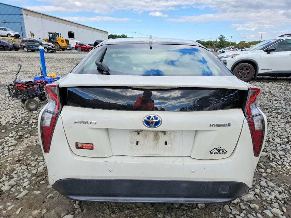 2018 TOYOTA PRIUS THREE 6