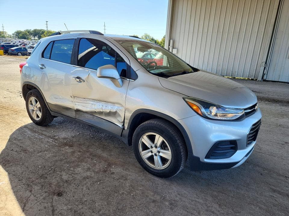 2019 CHEVROLET TRAX 1LT 4