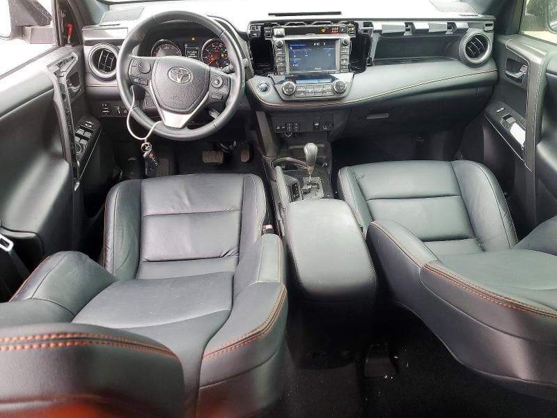 2017 TOYOTA RAV4 SE 8