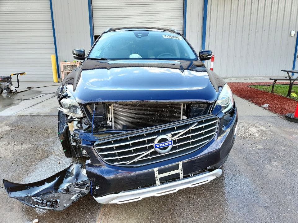 2017 VOLVO XC60 T6 DYNAMIC 5