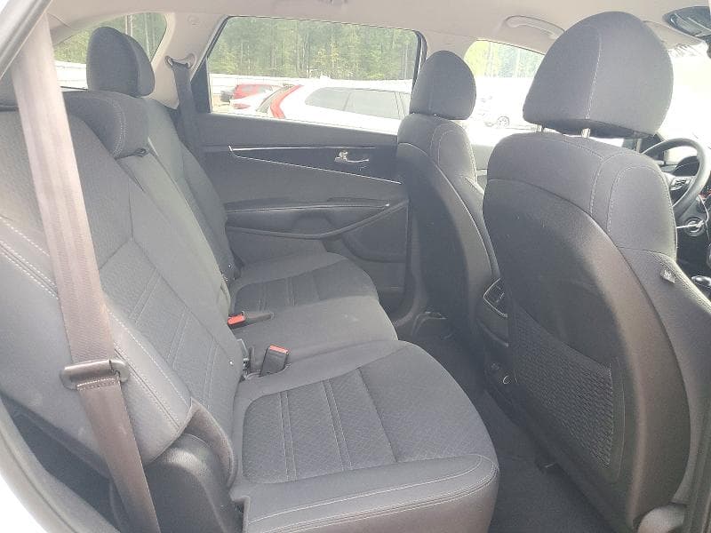 2018 KIA SORENTO LX V6 11