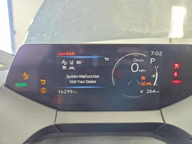 2025 TOYOTA PRIUS LE 9