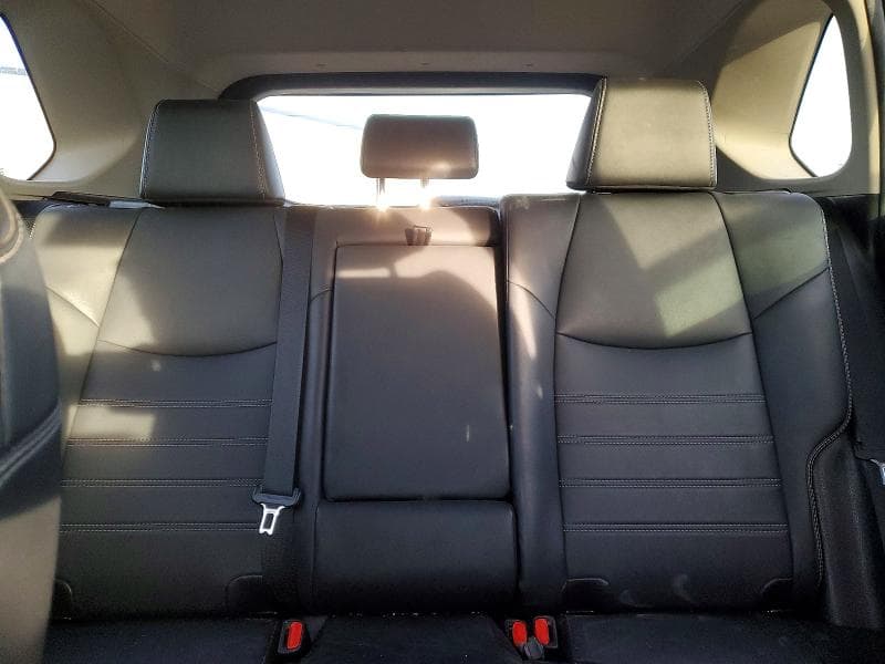 2021 TOYOTA RAV4 XLE 10
