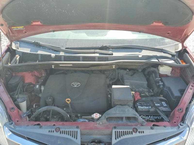 2019 TOYOTA SIENNA XLE PREMIUM 8-PASSENGER 12