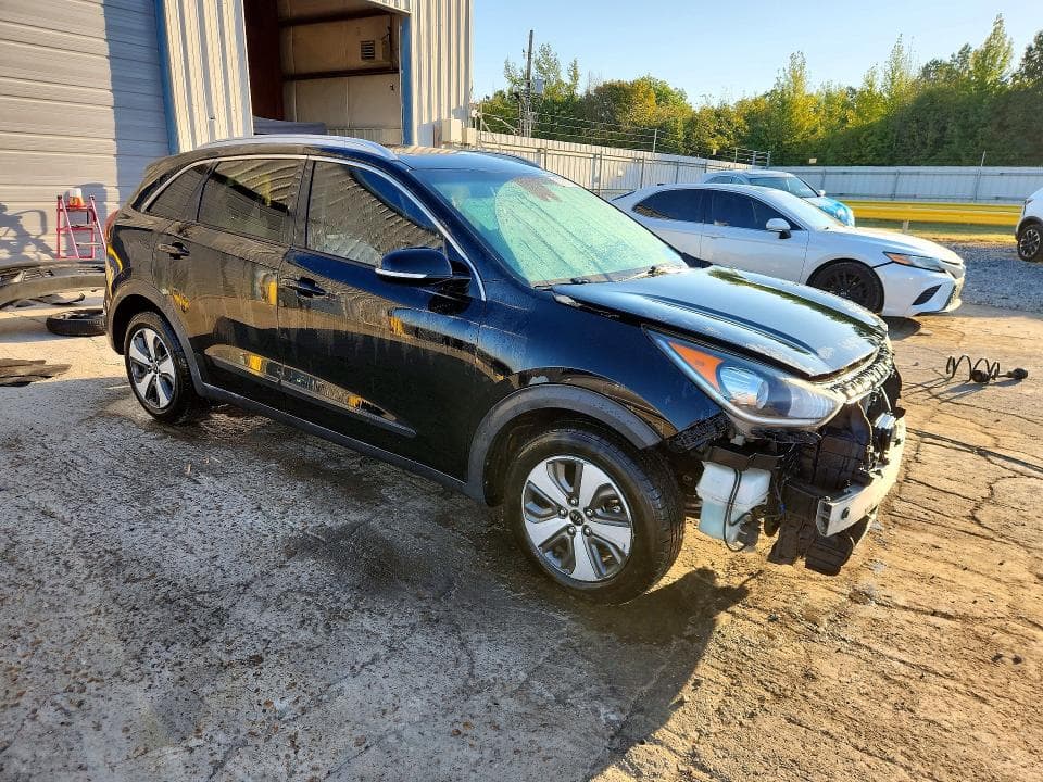2017 KIA NIRO EX 4
