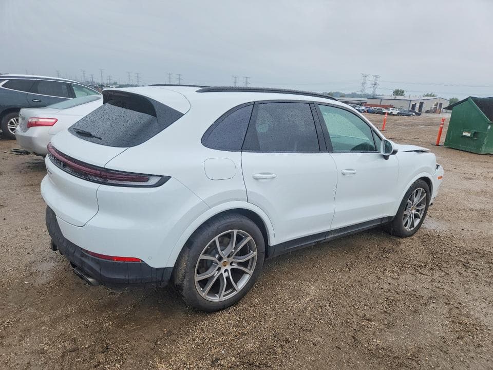 2024 PORSCHE CAYENNE 3
