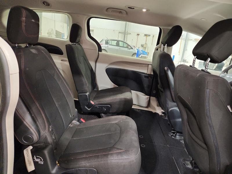 2017 CHRYSLER PACIFICA TOURING 11