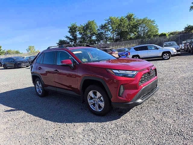2025 TOYOTA RAV4 XLE 3