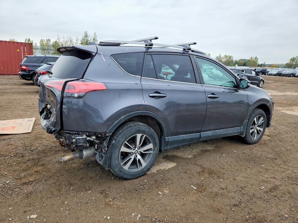 2018 TOYOTA RAV4 XLE 3