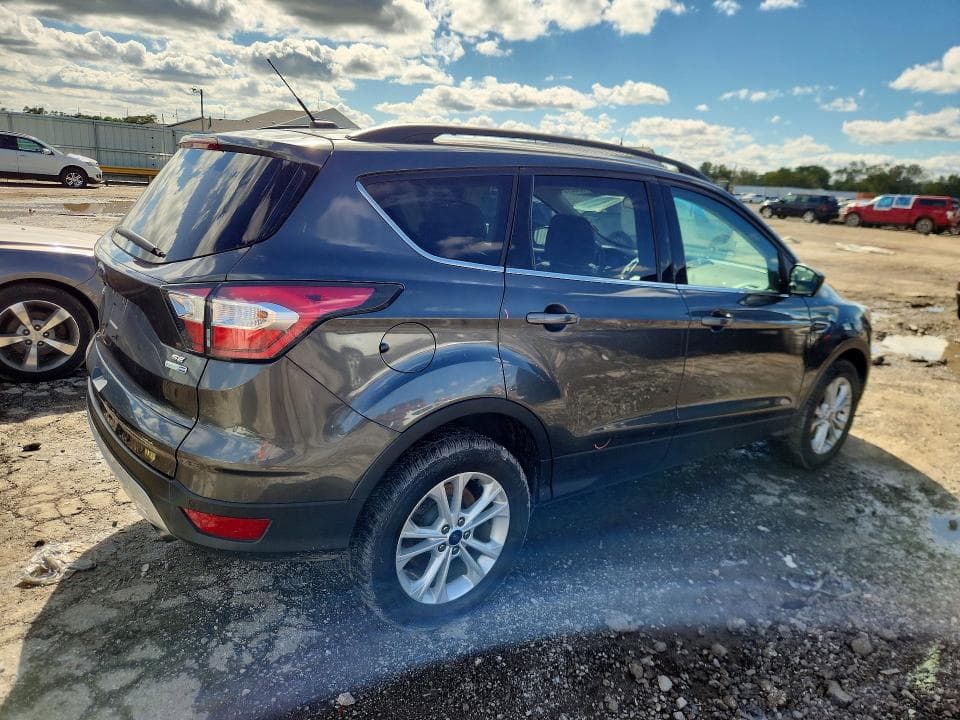 2017 FORD ESCAPE SE 3