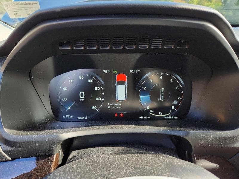 2017 VOLVO XC90 T6 9