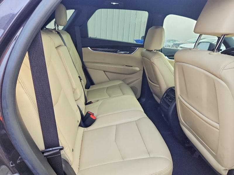 2017 CADILLAC XT5 11