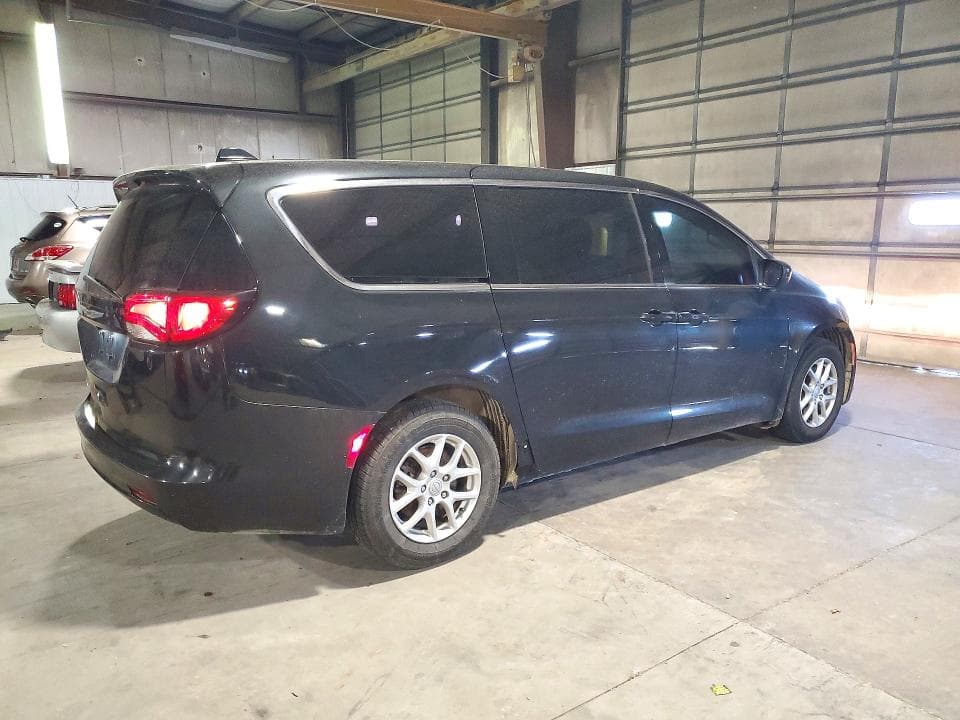 2017 CHRYSLER PACIFICA TOURING 3
