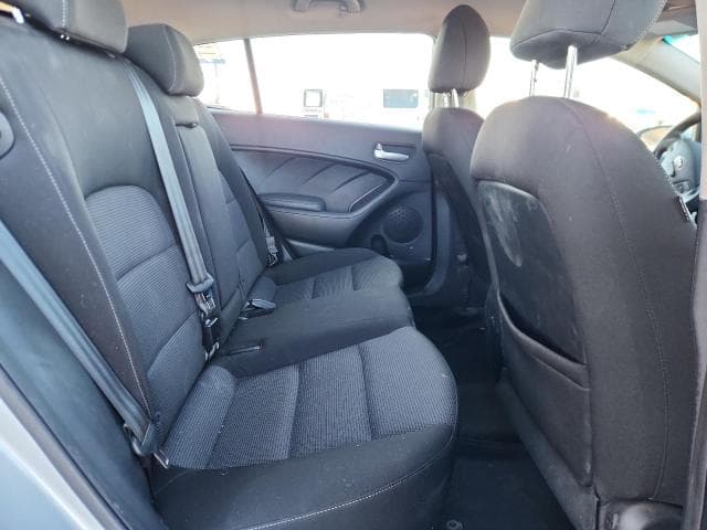 2017 KIA FORTE LX 10