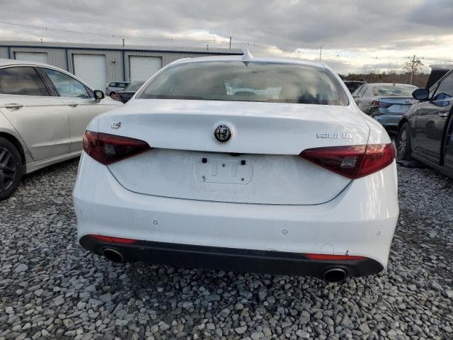 2017 ALFA ROMEO GIULIA Q4 6