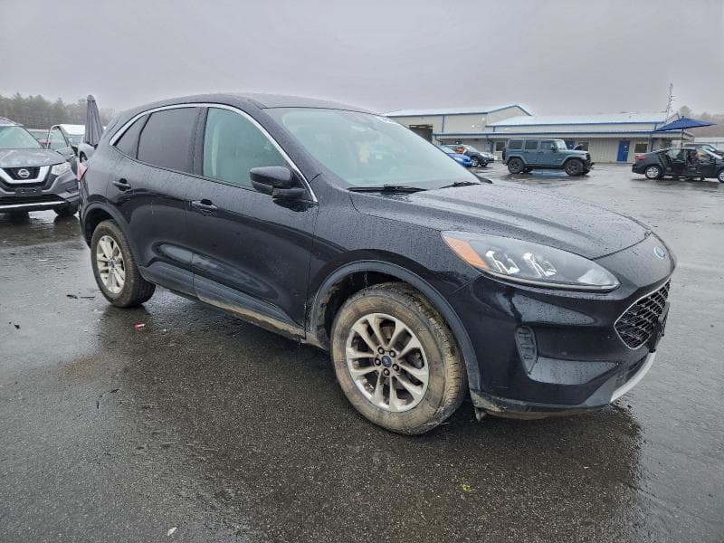 2020 FORD ESCAPE SE 4