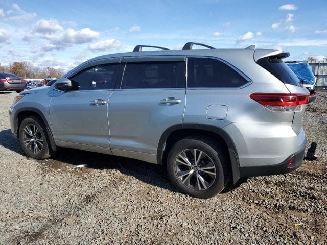 2017 TOYOTA HIGHLANDER LE 2