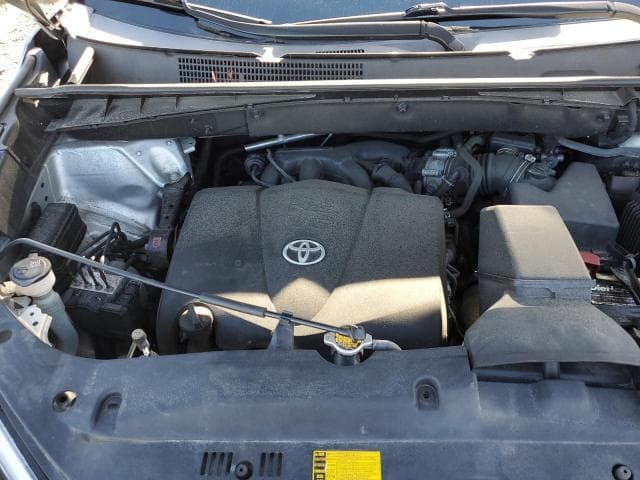 2017 TOYOTA HIGHLANDER LE 12