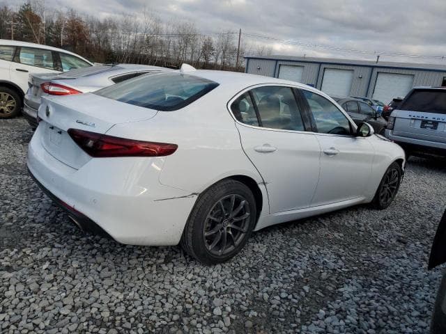 2017 ALFA ROMEO GIULIA Q4 3