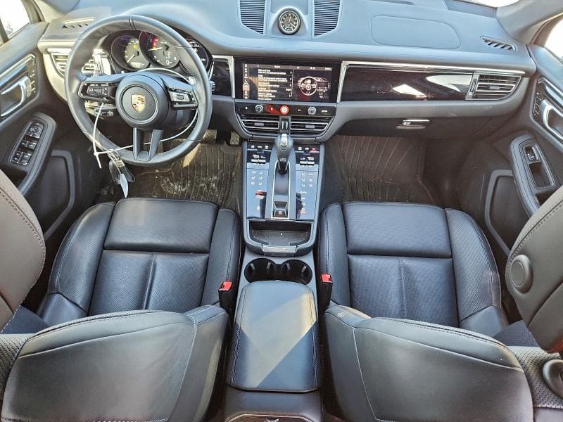 2024 PORSCHE MACAN BASE 8