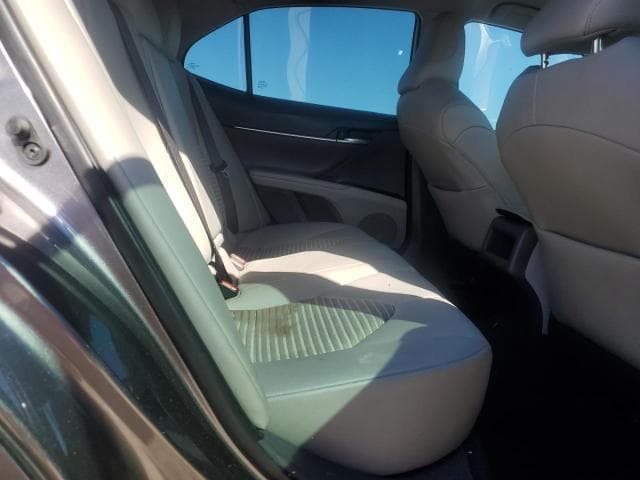2020 TOYOTA CAMRY SE 11