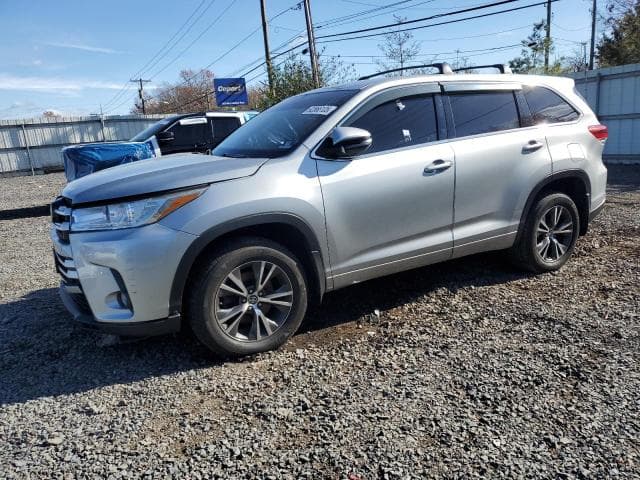 2017 TOYOTA HIGHLANDER LE - 1