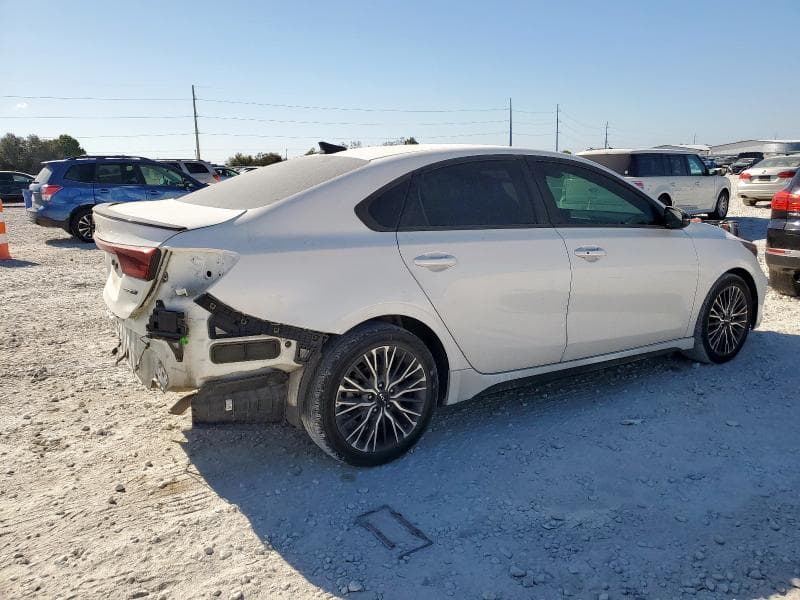 2023 KIA FORTE GT LINE 3