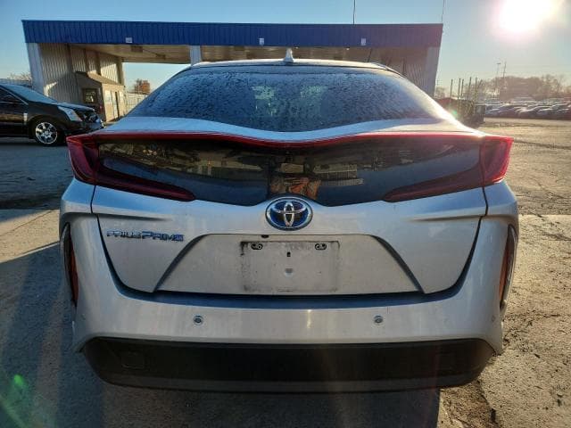 2017 TOYOTA PRIUS PRIME 6