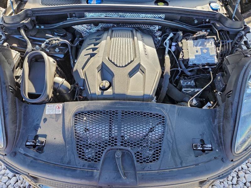 2024 PORSCHE MACAN BASE 11