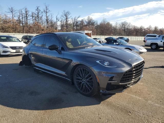2023 ASTON MARTIN DBX 707 4