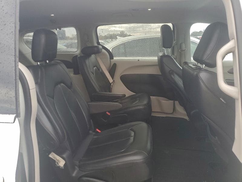 2019 CHRYSLER PACIFICA 11