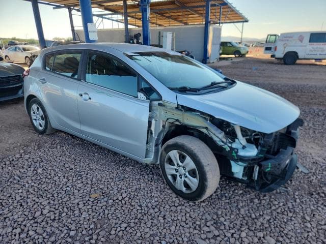 2017 KIA FORTE LX 4