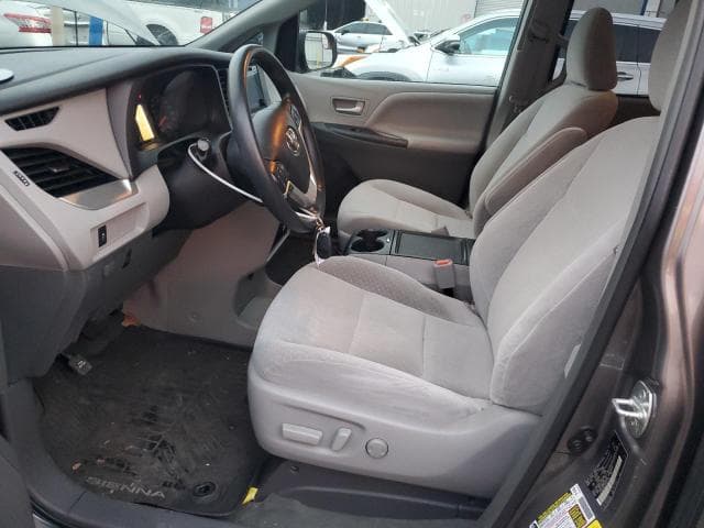 2017 TOYOTA SIENNA LE 7